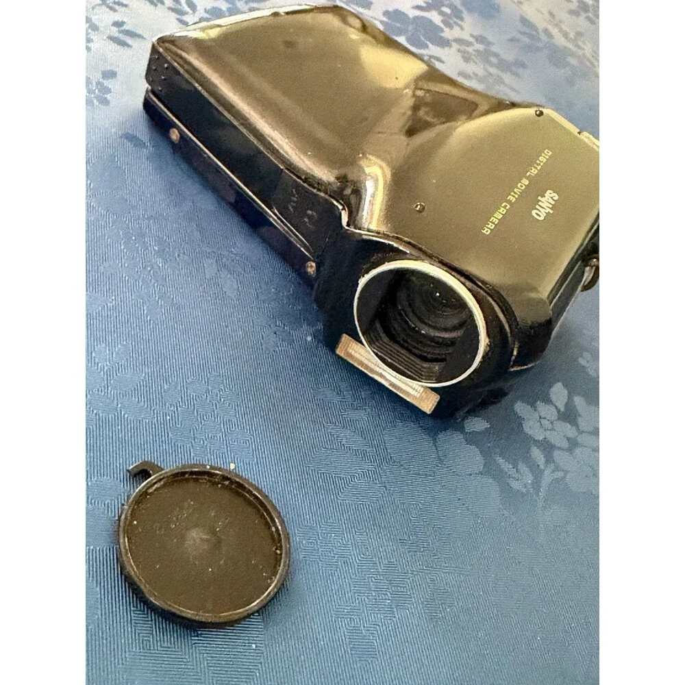 Sanyo Xacti VPC-CG6 BL 6MP Digital Movie Camera Camcorder Untested Parts Repair